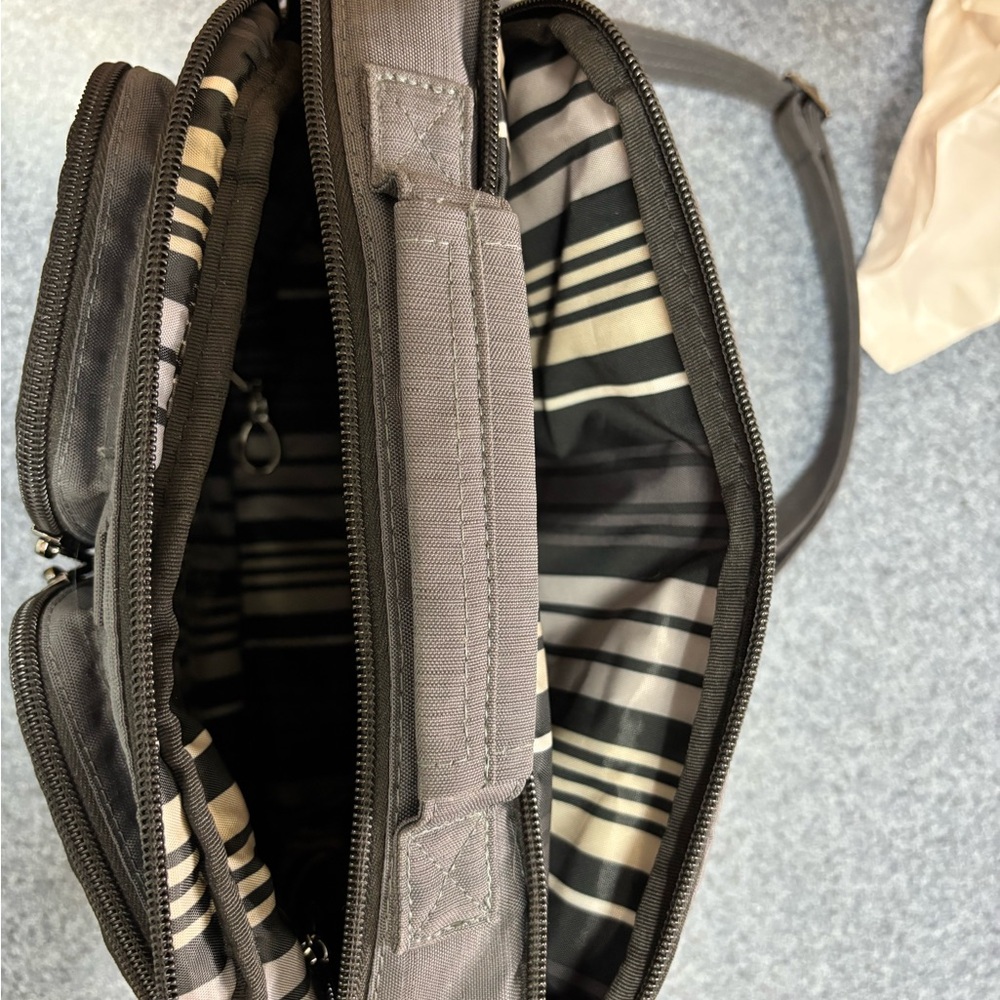 LUG Navigator Crossbody Bag Charcoal Gray LIKE NEW - Picture 6 of 7